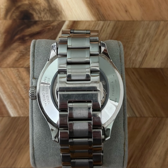 Men’s White Dial Tissot Gentleman Swissmatic - T1164071601100 - Picture 4 of 6